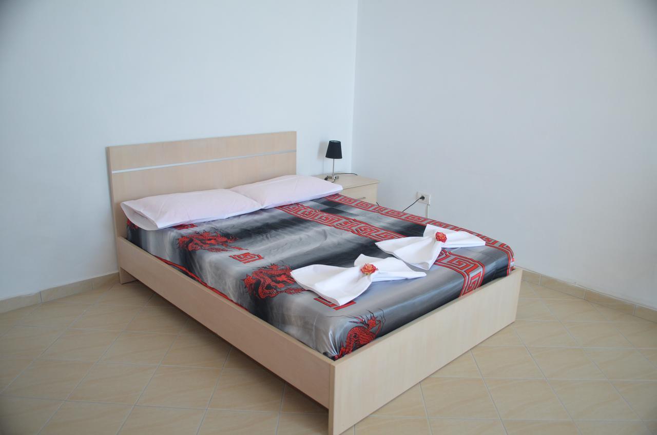 Vila Hadhri Borsh Ngoại thất bức ảnh