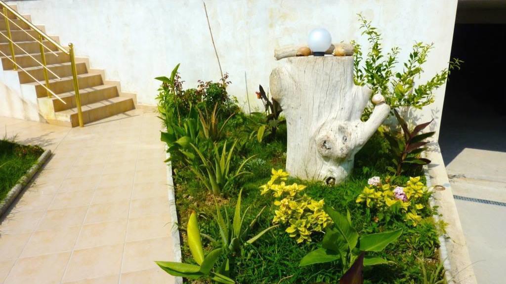 Vila Hadhri Borsh Ngoại thất bức ảnh